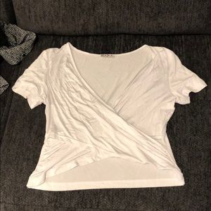 Crop t-shirt, cross front